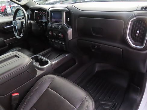 Used 2019 Chevrolet Silverado 1500 LTZ image 41