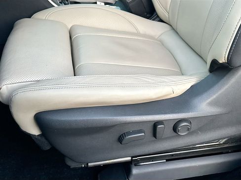 Used 2019 Subaru Ascent Limited image 24