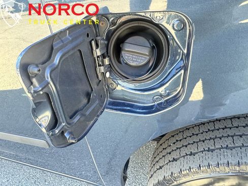 Used 2020 Nissan NV 3500 SL image 17