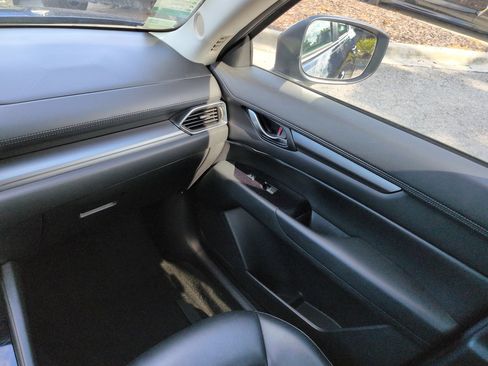 Used 2019 MAZDA CX-5 Touring FWD image 17