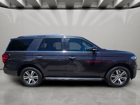 Used 2024 Ford Expedition Limited AWD/4WD image 12