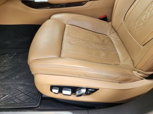 Used 2022 BMW 740i w/ Premium Package RWD image 24