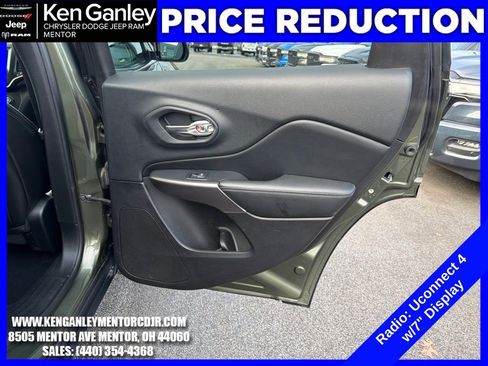 Used 2019 Jeep Cherokee Latitude Plus w/ Cold Weather Group image 22