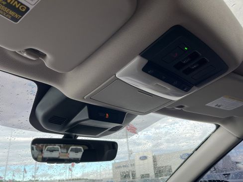 Used 2023 Nissan Rogue SL w/ SL Premium Package image 19