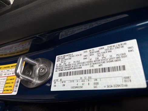 Used 2023 Ford Escape Platinum w/ Premium Technology Package image 27