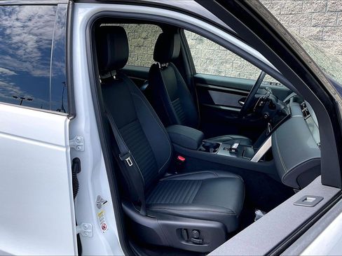 Used 2024 Land Rover Discovery Sport Dynamic SE AWD/4WD image 7