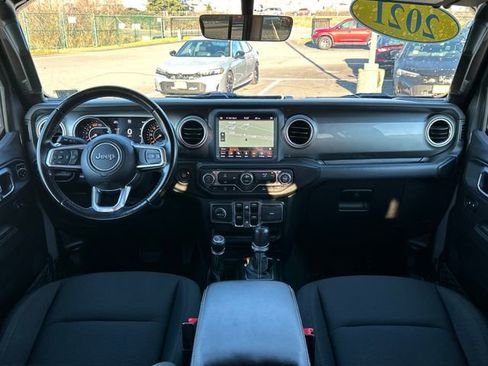 Used 2021 Jeep Wrangler Unlimited Sahara w/ Uconnect 4C Nav & Sound Group AWD/4WD image 11