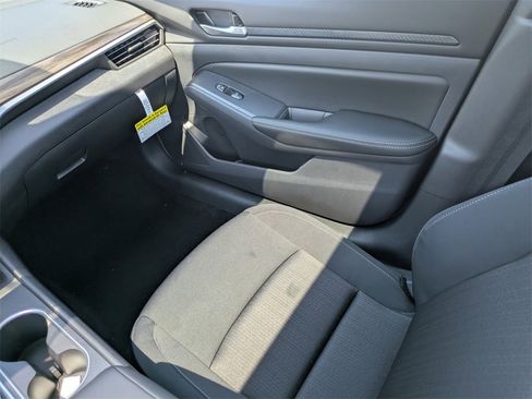 New 2025 Nissan Altima 2.5 SV w/ SV Special Edition Package image 17