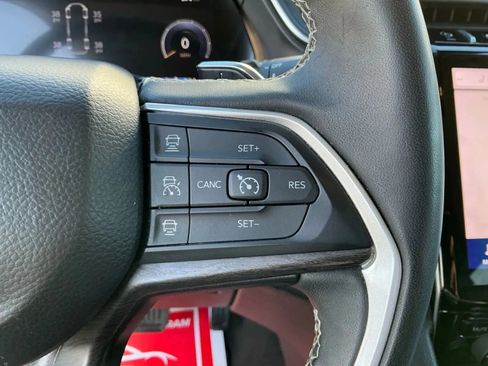 Used 2023 Jeep Grand Cherokee L Limited image 29