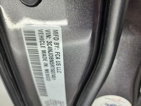 Used 2024 Jeep Compass Latitude image 57