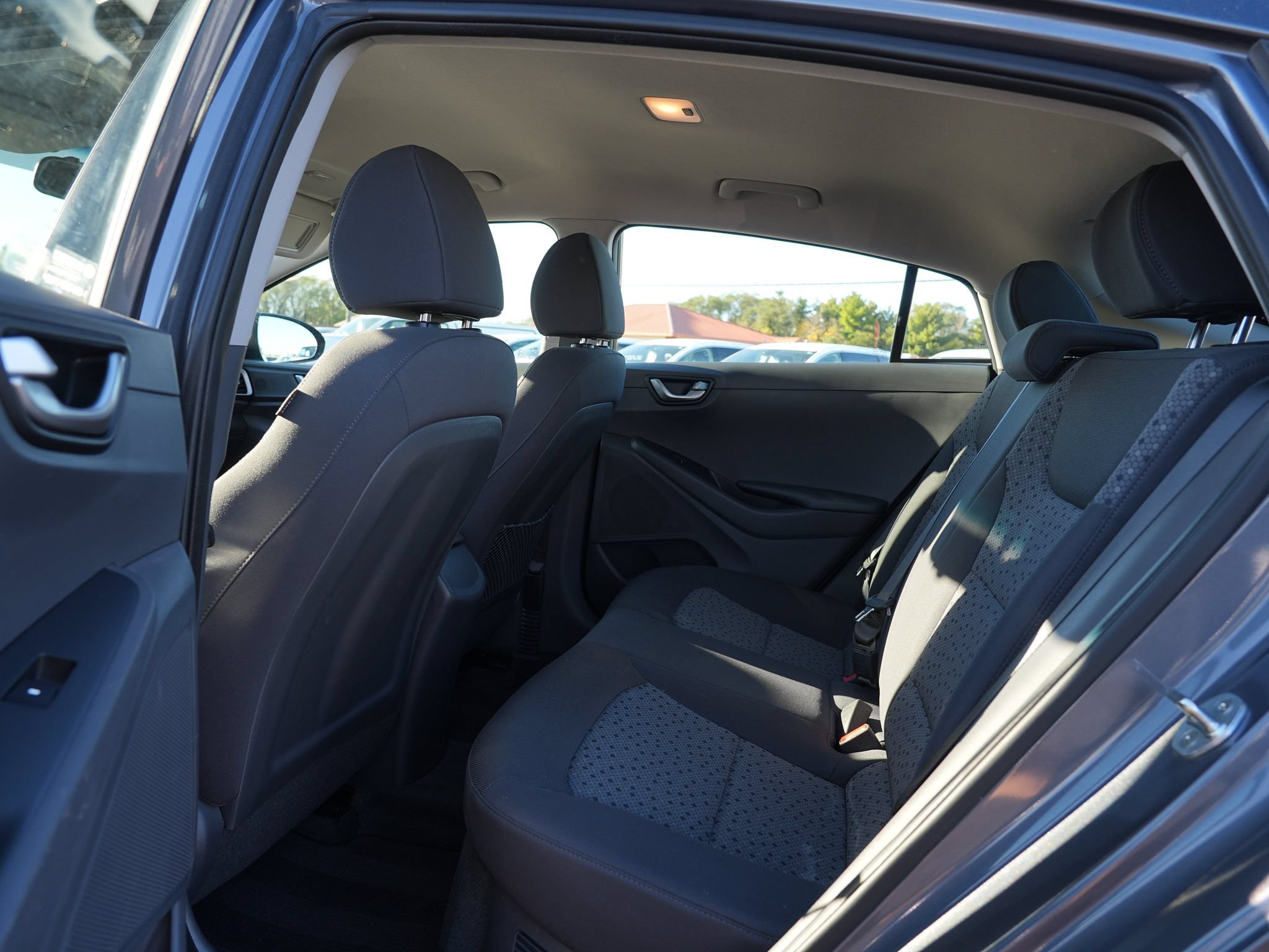 Used 2018 Hyundai Ioniq Blue FWD image 18