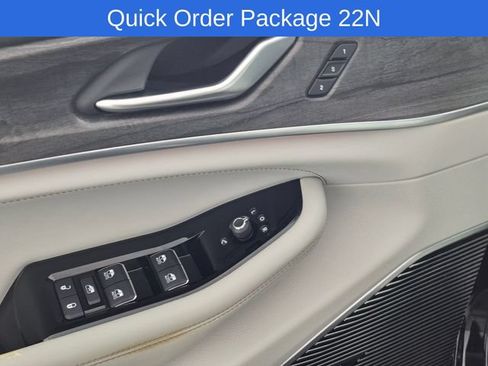 Used 2021 Jeep Grand Cherokee L Overland w/ Luxury Tech Group IV AWD/4WD image 13
