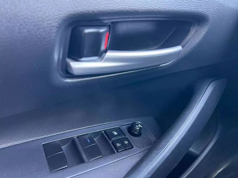 Used 2020 Toyota Corolla LE FWD image 28