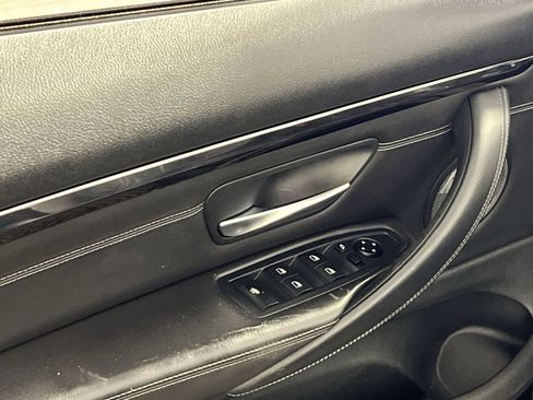 Used 2016 BMW M4 Convertible image 16