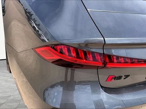 Used 2023 Audi RS 7 Sportback AWD/4WD image 32