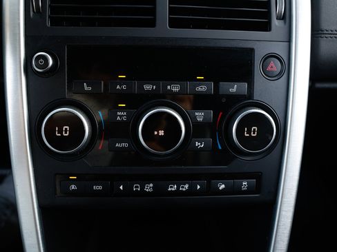 Used 2017 Land Rover Discovery Sport HSE image 32