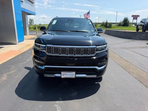 Used 2024 Jeep Grand Wagoneer L 4WD image 3