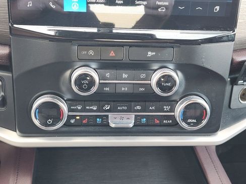 Certified 2024 Ford Expedition Limited image 18