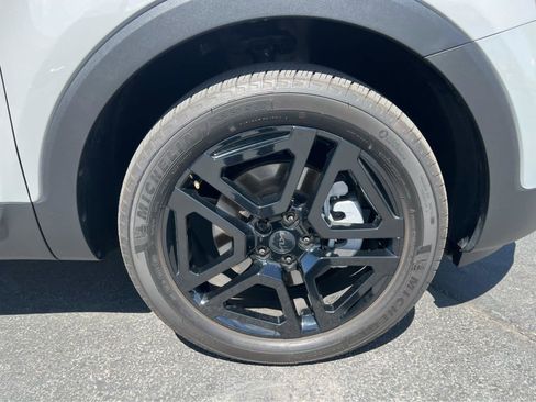 Used 2025 Kia Telluride EX X-Line AWD/4WD image 16