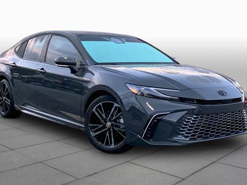 Used 2026 Toyota Camry XSE FWD image 3