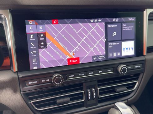 Certified 2020 Porsche Macan image 24