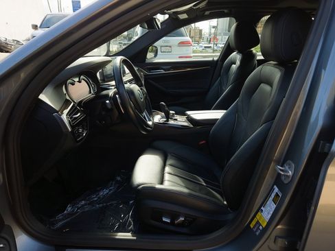 Used 2018 BMW 530e image 10