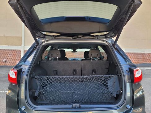 Used 2019 Chevrolet Equinox LT w/ Driver Convenience Package image 16