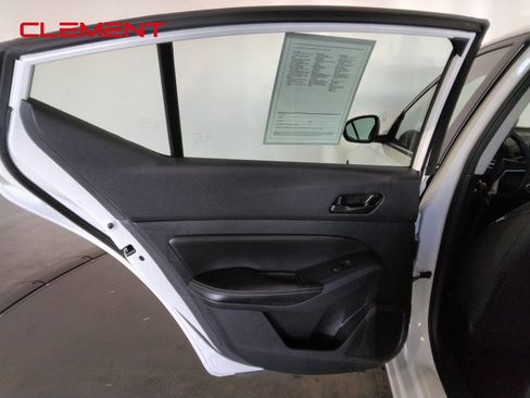 Used 2025 Nissan Altima 2.5 SV image 28