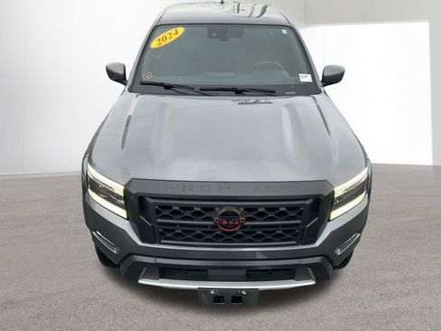 Used 2024 Nissan Frontier PRO-4X image 32