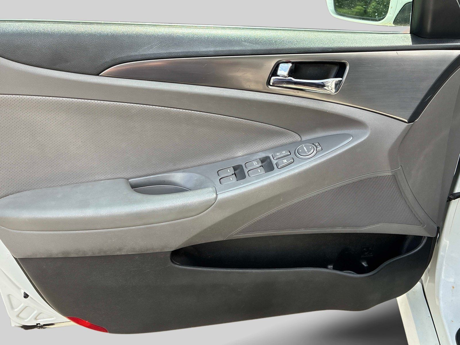 Used 2012 Hyundai Sonata Hybrid w/ Leather Pkg FWD image 19