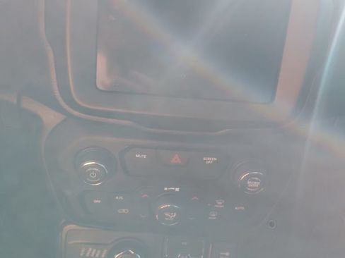 Used 2020 Jeep Renegade Trailhawk w/ Premium Leather Group AWD/4WD image 19