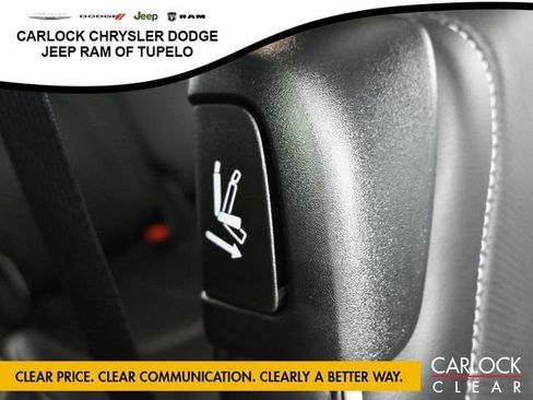 New 2026 Chrysler Pacifica Limited w/ Uconnect Theater Family Group image 14