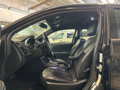 Used 2014 Chrysler 200 Limited w/ 200 S V6 Premium Group image 12