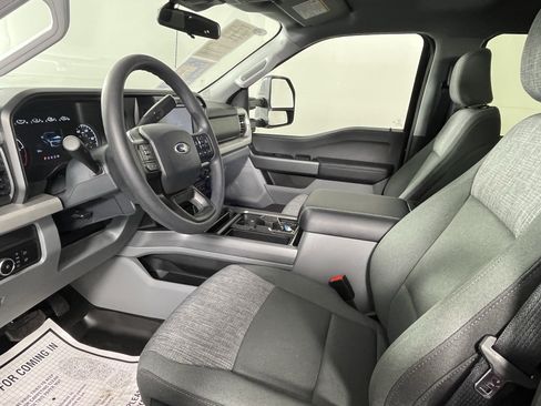 Used 2026 Ford F250 XLT w/ FX4 Off-Road Package AWD/4WD image 8