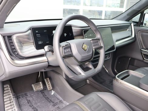 Used 2023 Rivian R1S Adventure image 4