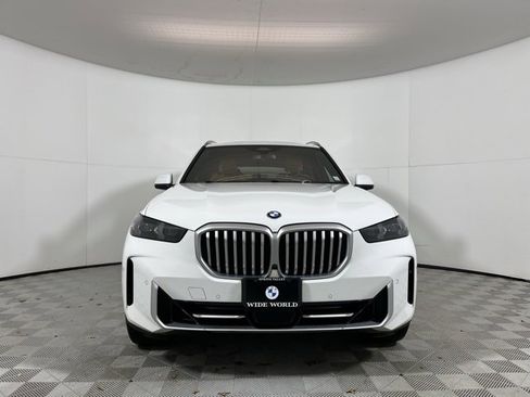Used 2024 BMW X5 xDrive40i w/ Parking Assistance Package image 2