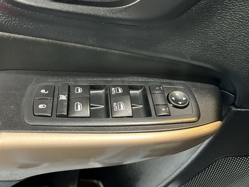 Used 2017 Jeep Cherokee High Altitude AWD/4WD image 29