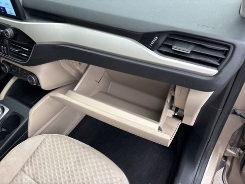 Used 2021 Ford Escape SE image 40