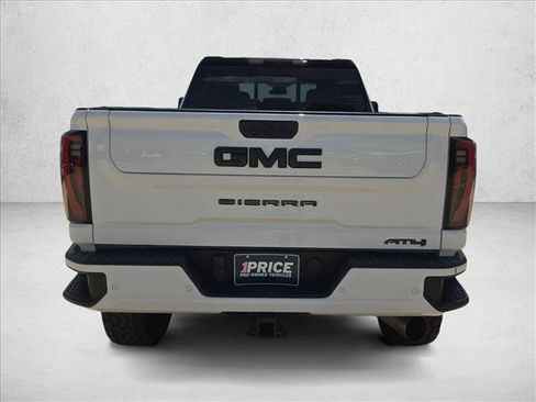 Used 2024 GMC Sierra 2500 AT4 w/ AT4 Preferred Package AWD/4WD image 7