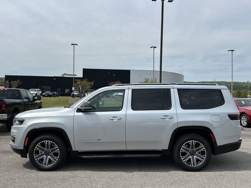 New 2025 Jeep Wagoneer 4WD w/ Premium Group I image 4