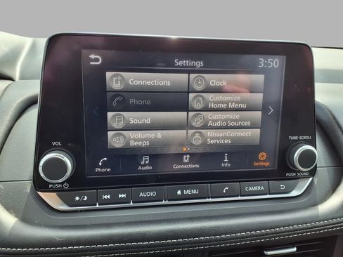 Used 2025 Nissan Rogue SV AWD/4WD image 7