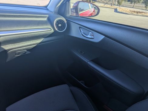 Certified 2023 Kia Forte LXS image 17