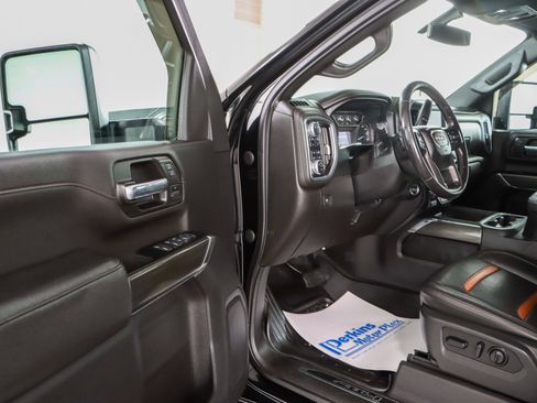 Used 2022 GMC Sierra 2500 AT4 w/ Snow Plow Prep/Camper Package image 3