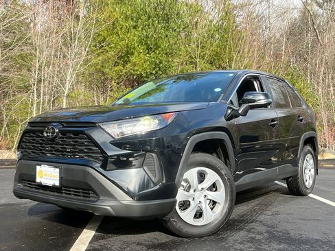 Used 2022 Toyota RAV4 LE image 1