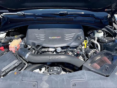 Used 2017 Cadillac ATS V w/ Luxury Package RWD image 9