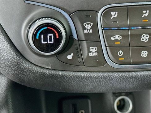 Used 2018 Chevrolet Equinox LT FWD image 20