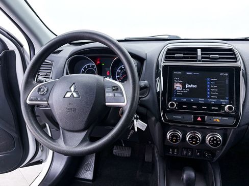 Used 2020 Mitsubishi Outlander Sport ES AWD/4WD image 3