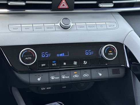 New 2026 Hyundai Elantra Limited image 30