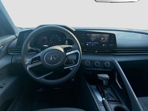 Used 2023 Hyundai Elantra SE w/ Cargo Package FWD image 20