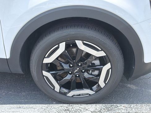 Used 2023 Kia Telluride EX w/ EX Captain's Chair Package AWD/4WD image 9